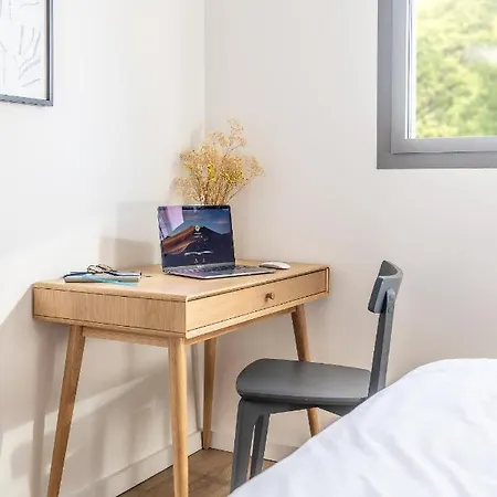 South-of-france T2 Neuf De Gamme, Climatise, Parking Gratuit, 2eme Ligne Balcon 3 *